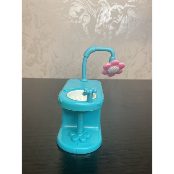 Disney Doc McStuffins on the Go So Much Better Just Play Bathroom Vanity Sink - Picture 2 of 7